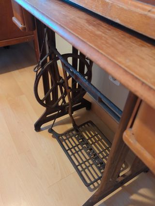 Maquina de coser Singer antigua