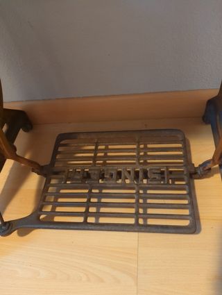 Maquina de coser Singer antigua