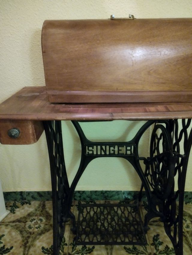 Maquina de coser Antigua singer