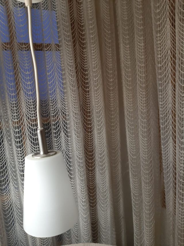 LAMPARA DE TECHO COLGANTE  DE CRISTAL.