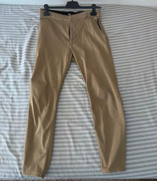 Pantalón chino Zara