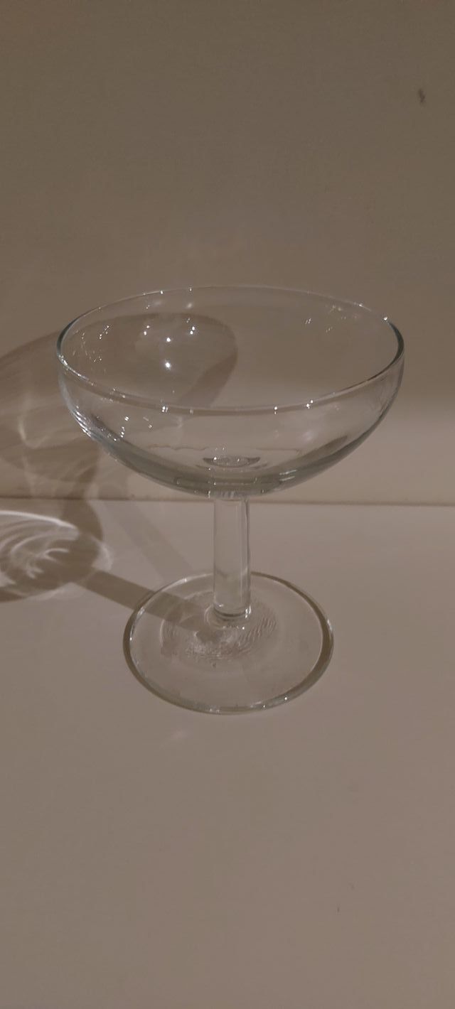 8 copas de margaritas y cocteles.