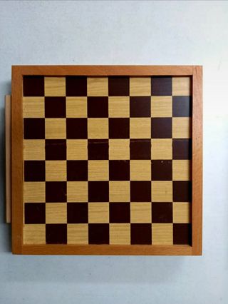 Dama (senza scacchi) in legno