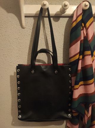 Bolso negro zara