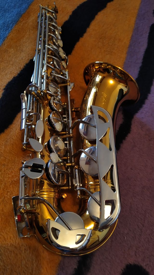 saxofón alto King