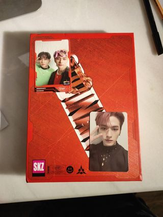 Stray Kids – Oddinary Limited Edition Album (Frankenstein-Version) + Fotokarten-Set, Inkl. Vorbestell-Bonus