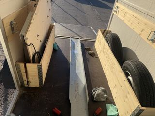 Remolque fibra de 750 kl como nuevo con portón