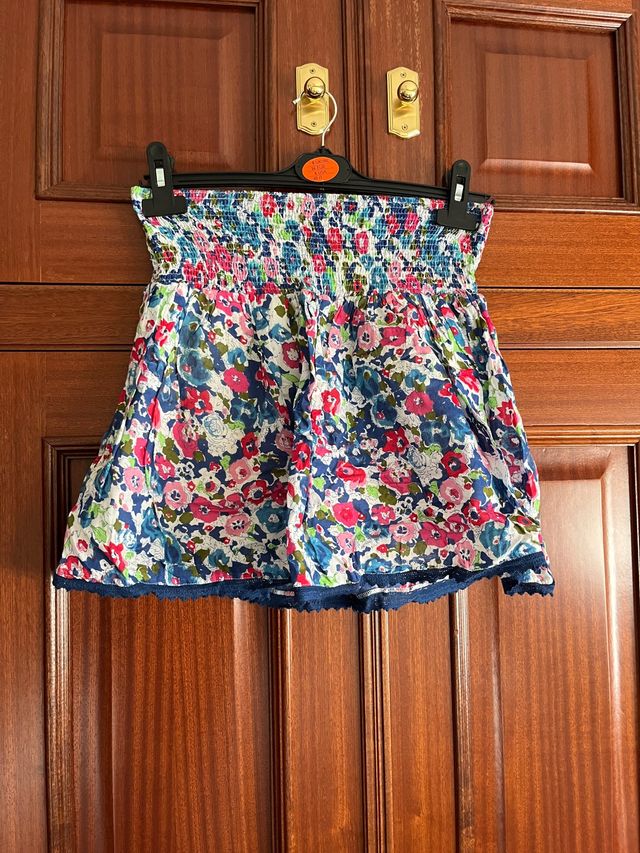 Mini falda de flores. Talla S.