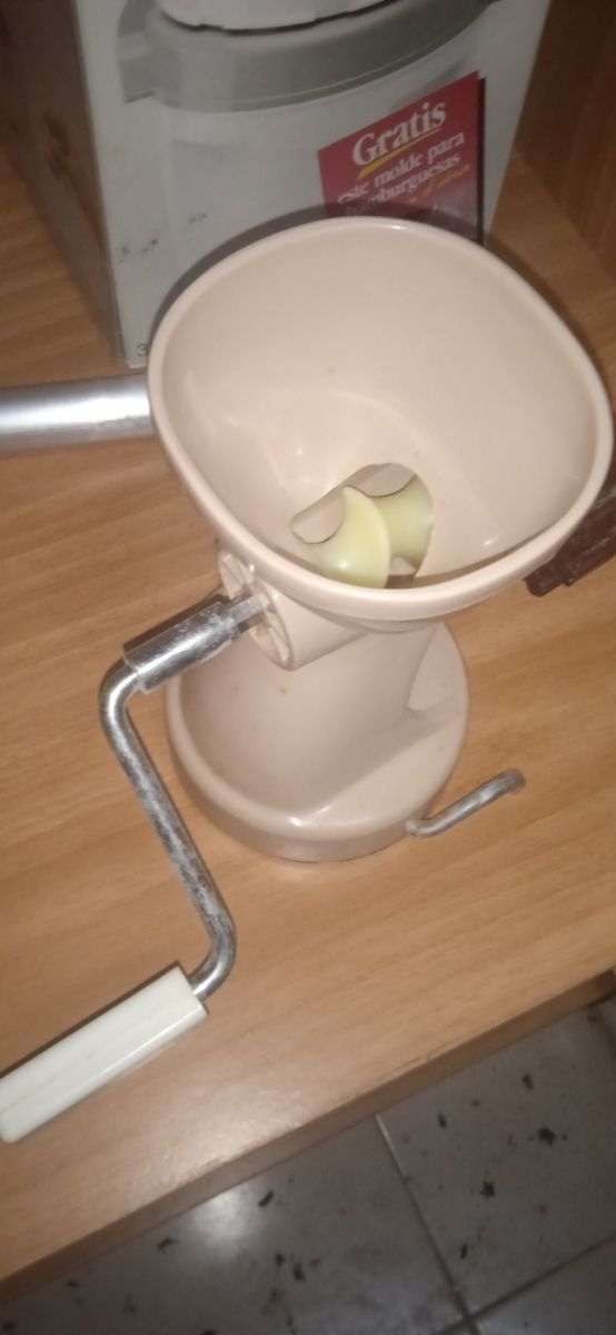 Tritacarne manuale REGINA