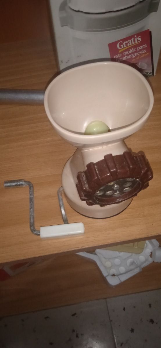 Tritacarne manuale REGINA