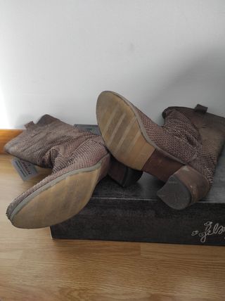 Botas Feldini efecto pitón. 39