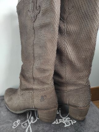 Botas Feldini efecto pitón. 39