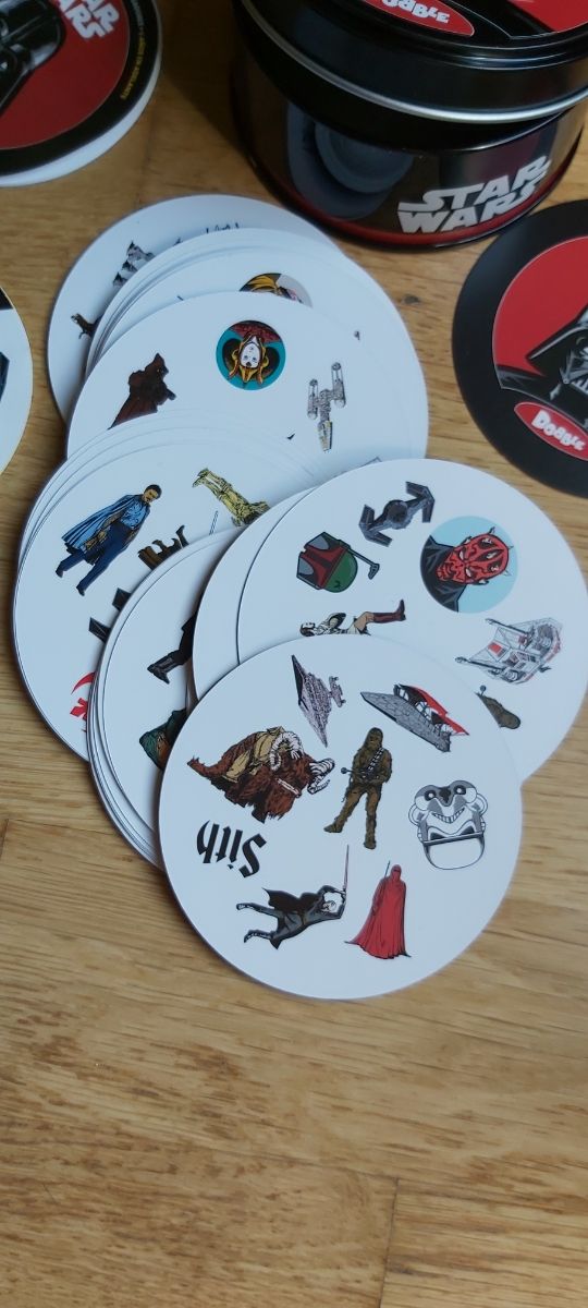 Juego Dobble Star wors nuevo con istrucciones