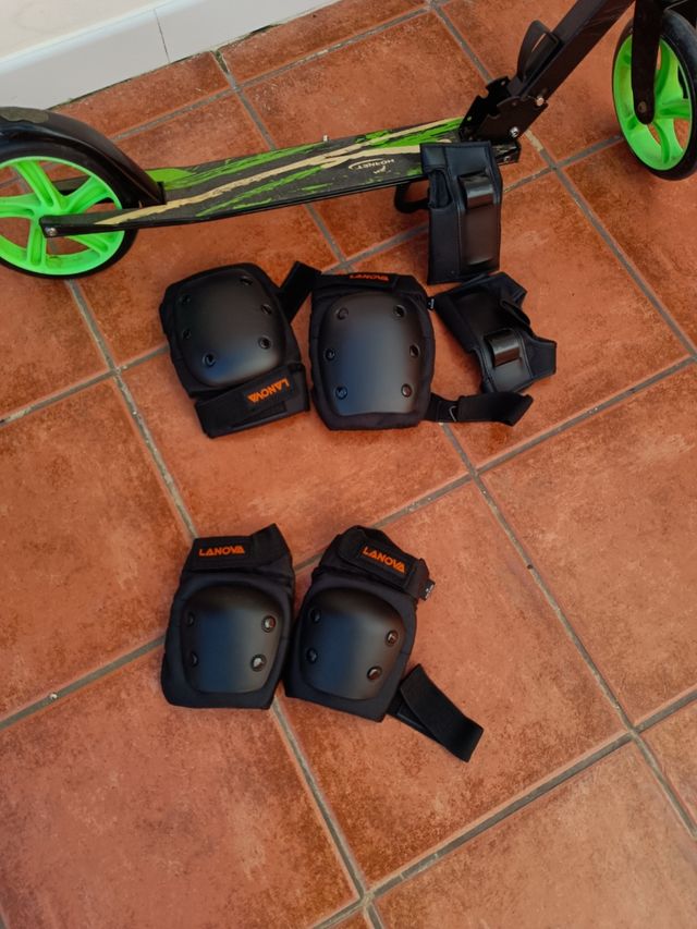 patinete City scooter y accesorios de proteccion