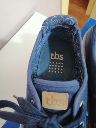 zapatillas  de  chico tbs  de vestir. 