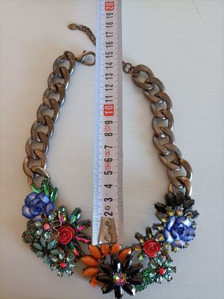 Collar de Zara Flores