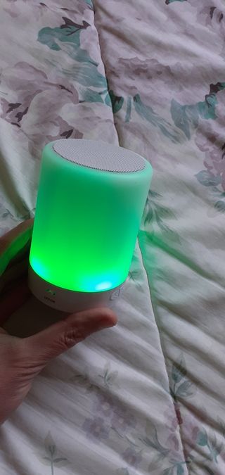 Altavoz Bluetooth lámpara de colores