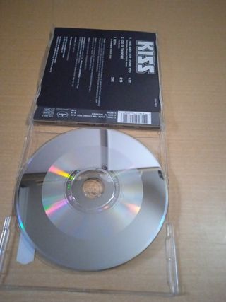 CD single kiss