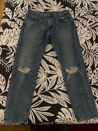 Pantalón vaquero Levi's.
