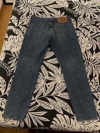 Pantalón vaquero Levi's.