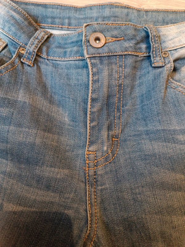 Vaqueros ajustados seminuevos