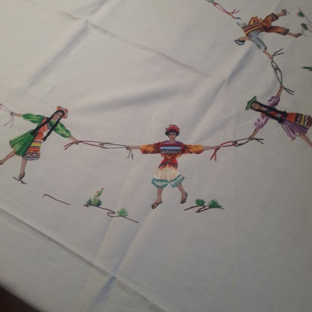 TOVAGLIA RICAMATA A MANO BOLIVIANA