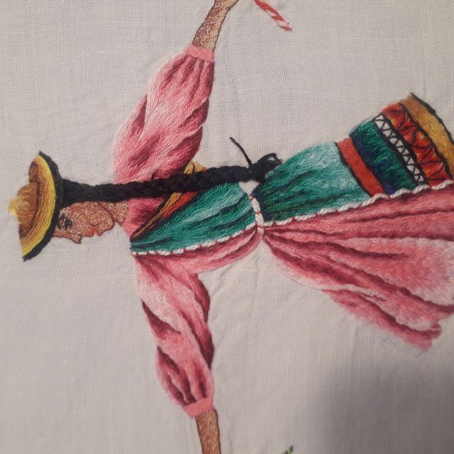 TOVAGLIA RICAMATA A MANO BOLIVIANA