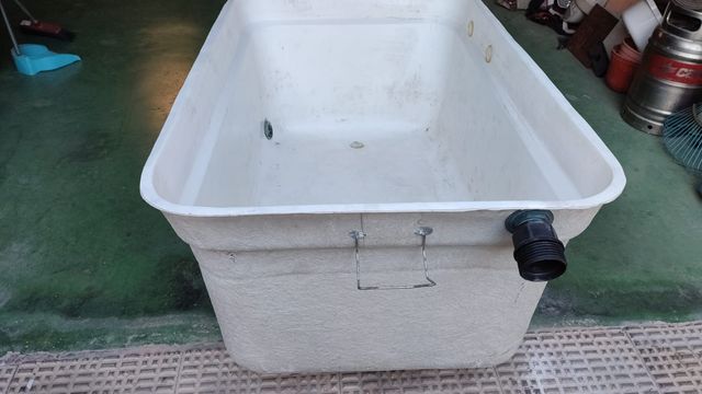 Depósito de poliéster Remosa 500 l con tapa