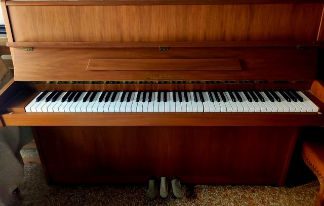 pianoforte verticale zimmermann