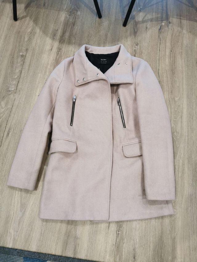 abrigo rosa palo Bershka