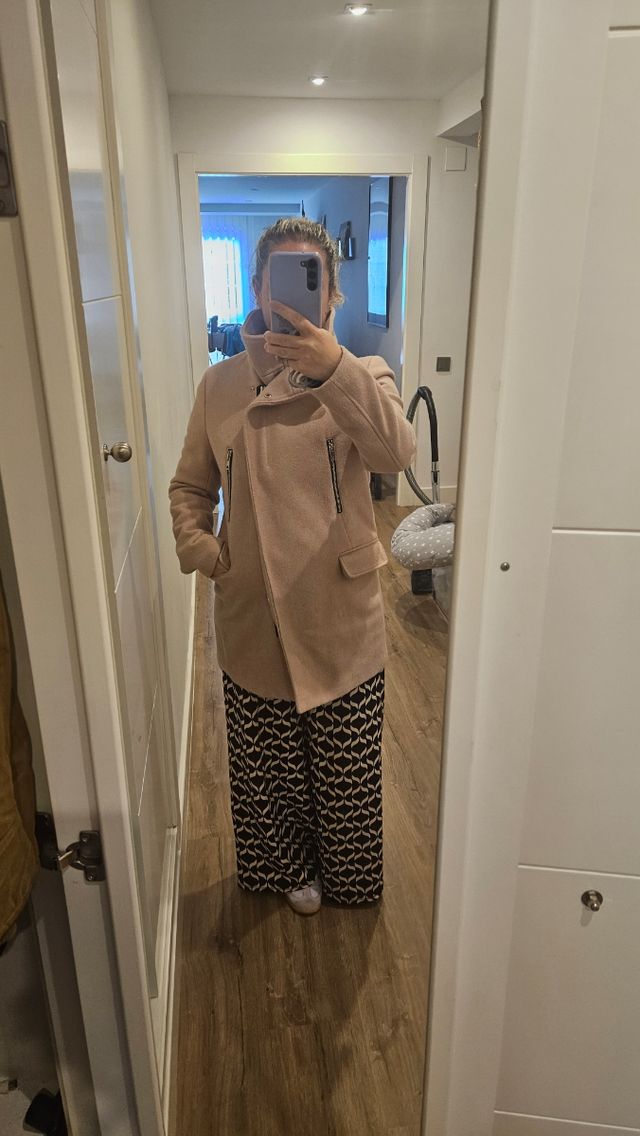 abrigo rosa palo Bershka