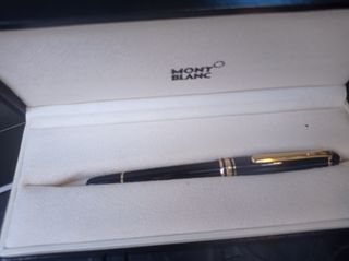 vendo bolígrafo Montblanc está nuevo no se ha usad
