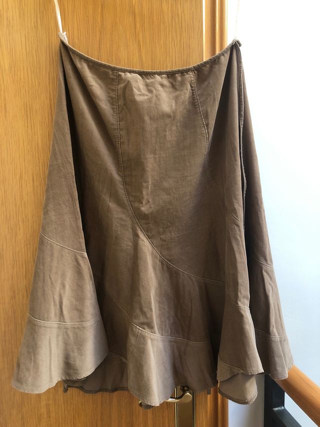 Falda midi marrón de Trucco