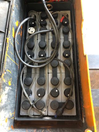 Transpalet electrico con plataforma STILL