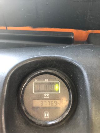 Transpalet electrico con plataforma STILL