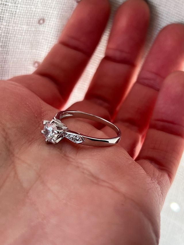 Solitario con diamante è brillantini Metallo