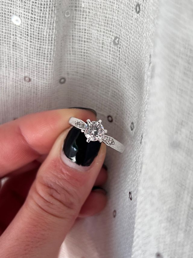 Solitario con diamante è brillantini Metallo