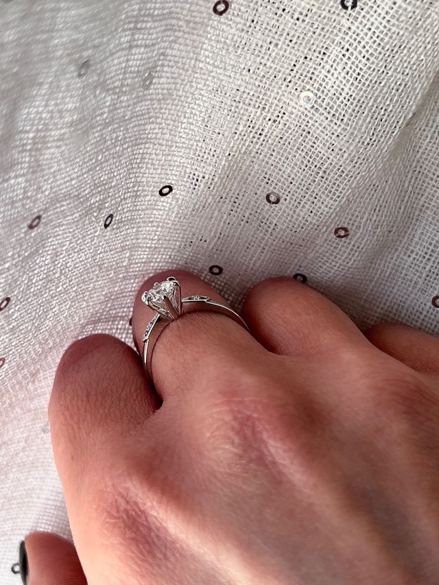 Solitario con diamante è brillantini Metallo