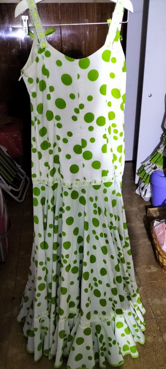 Trajes Flamenca: varios modelos preguntar precios