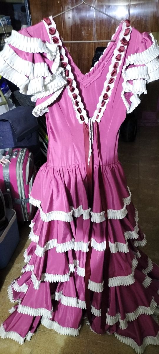 Trajes Flamenca: varios modelos preguntar precios