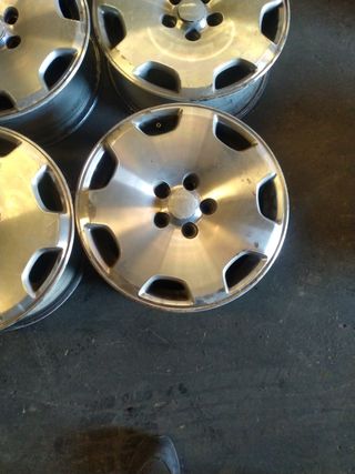 llantas con neumáticos