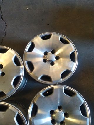 llantas con neumáticos