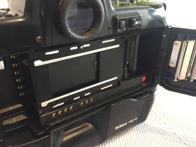 Nikon F-801S analógica.