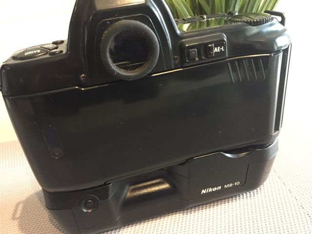 Nikon F-801S analógica.