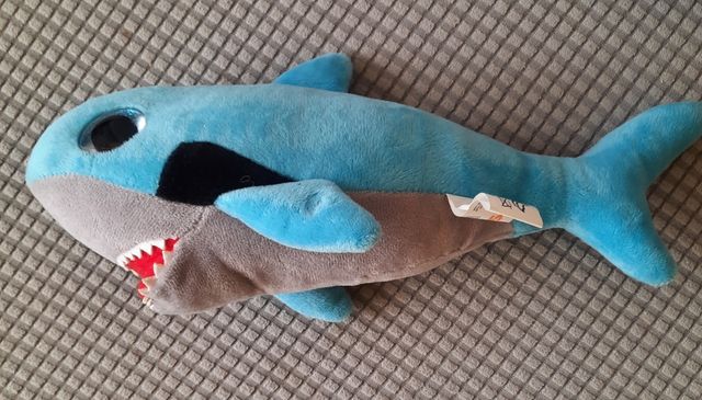 Peluche tiburón.