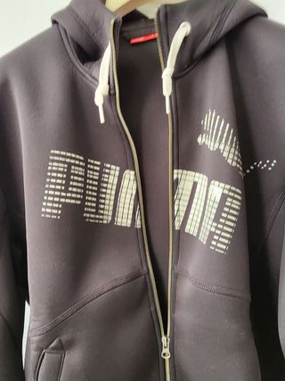 Chaqueta chándal Puma. Tacto neopreno. 