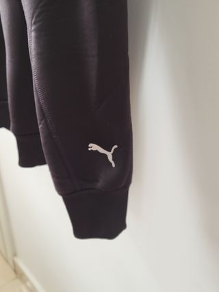 Chaqueta chándal Puma. Tacto neopreno. 