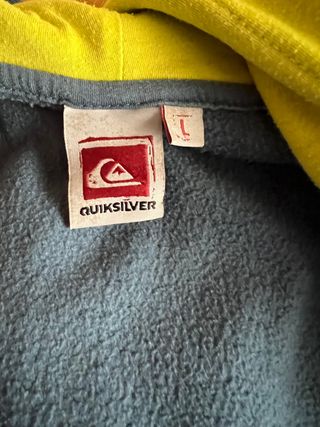 Quiksilver con capucha talla L nueva