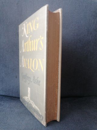 Libro inglés antiguo Rey Arturo Avalon Historia