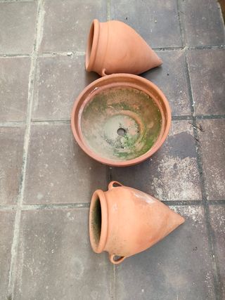 se venden macetas de barro